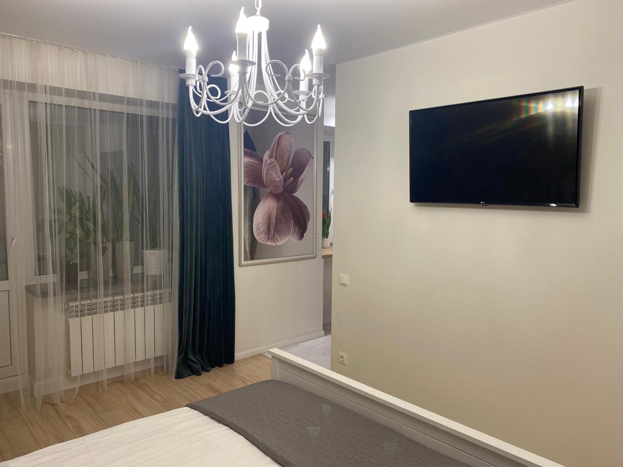 Apartment On Lyatoshinsky Street *
